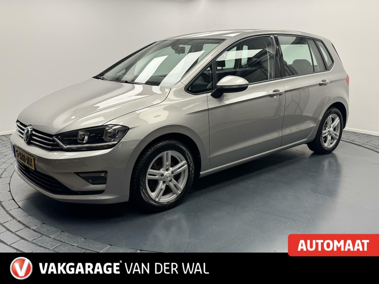 Volkswagen Golf Sportsvan - 1.2 TSi Automaat-Trekhaak-Cr.contr-Clima-Lm16''velgen-Parkeersensoren - AutoWereld.nl