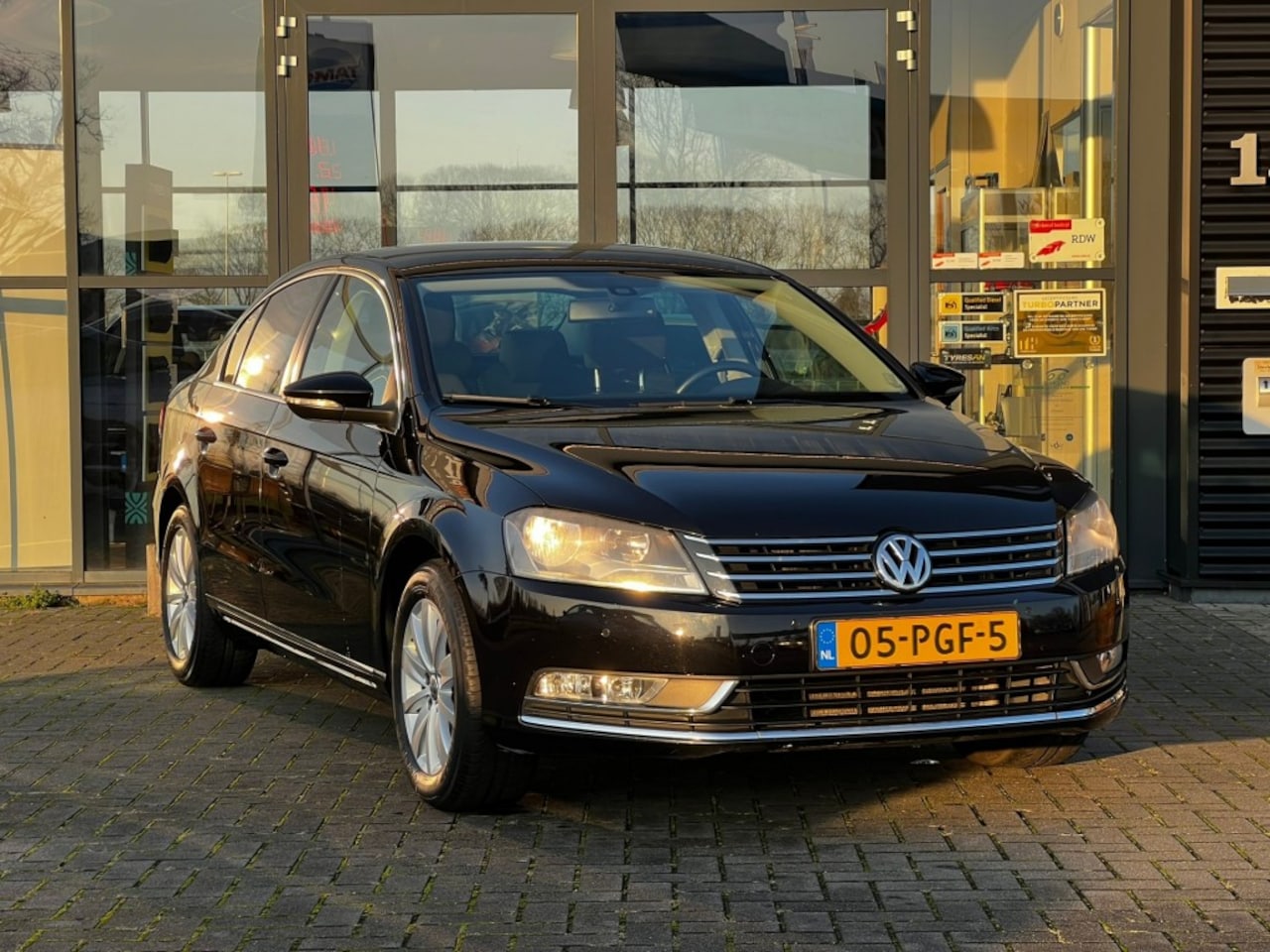 Volkswagen Passat - 1.4 TSI COMFL. BLM. - AutoWereld.nl