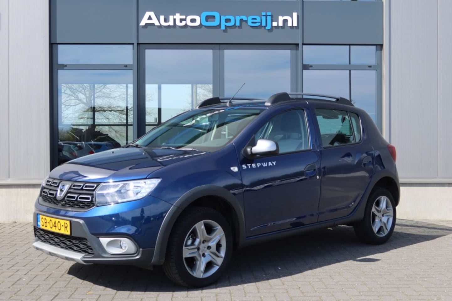 Dacia Sandero Stepway - Stepway 0.9 TCe AUTOMAAT 90pk Laureate NAVI, Cruise - AutoWereld.nl