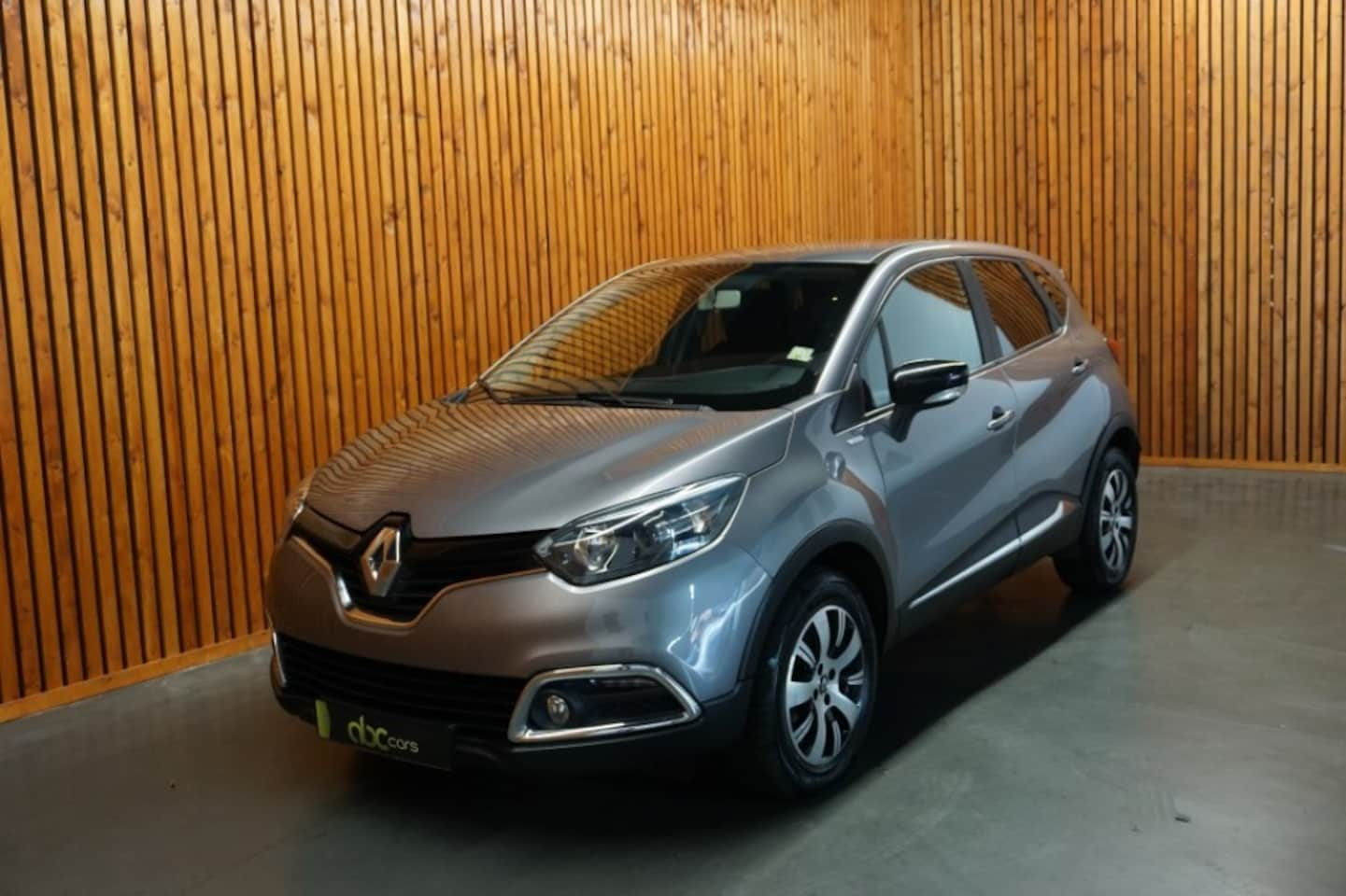 Renault Captur - 0.9 TCE LIMITED/ AIRCO/ NAVIGATIE - AutoWereld.nl