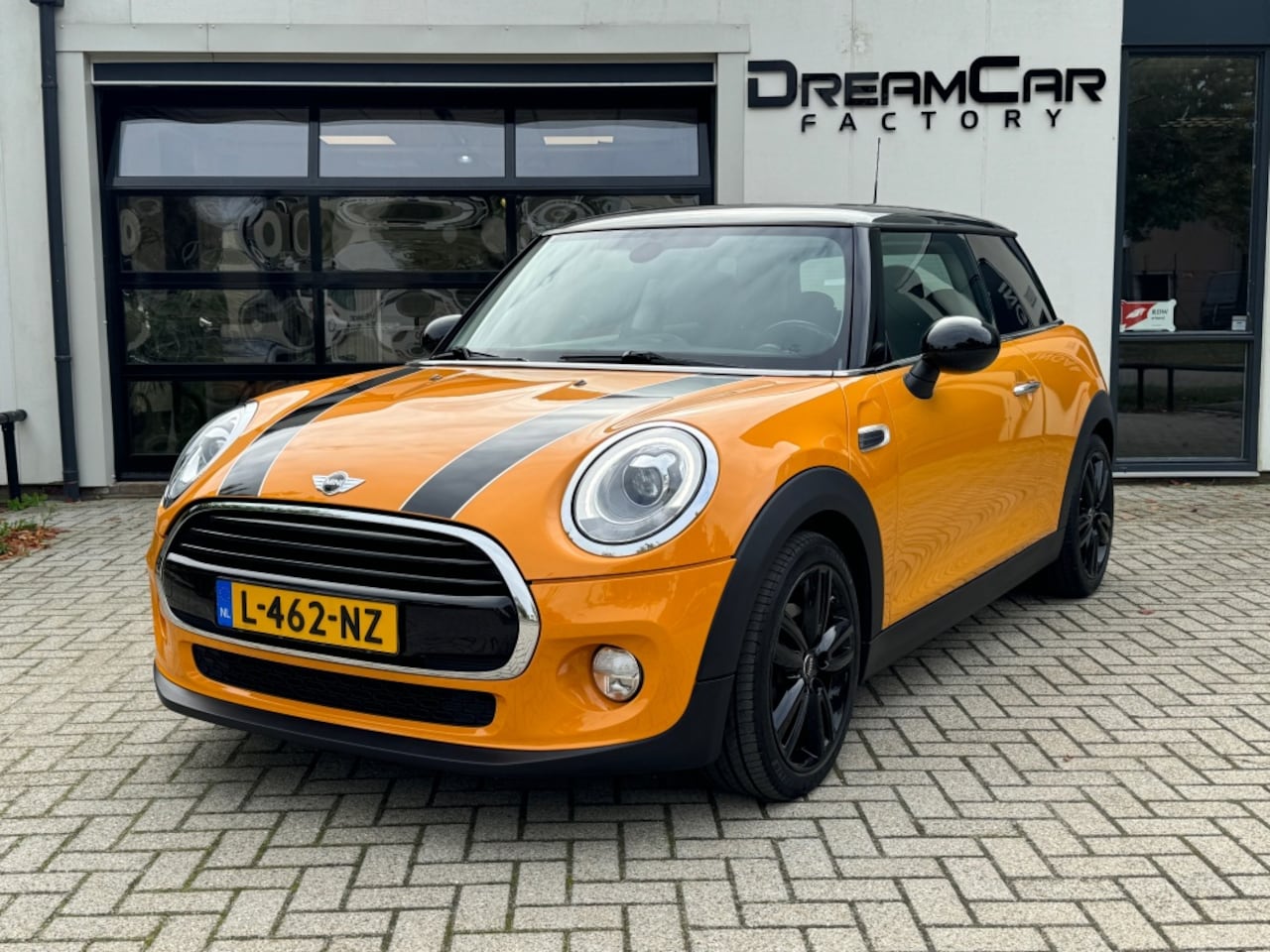 MINI Cooper - 1.5 (ECC, Navigatie, LED) - AutoWereld.nl