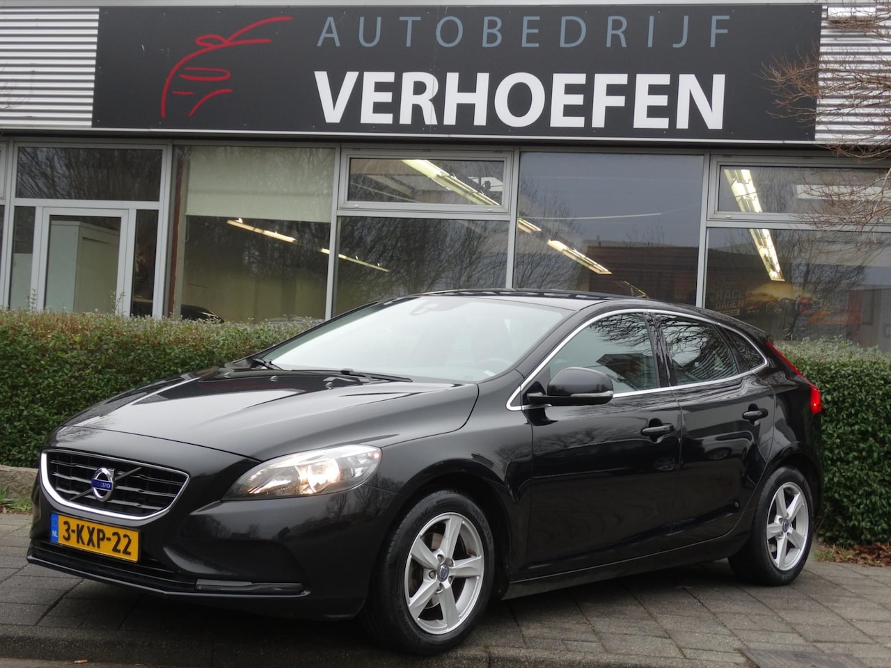 Volvo V40 - 1.6 D2 Momentum - NAVIGATIE - CRUISE / CLIMATE - NAP KM STAND - ELEKTR RAMEN / SPIEGELS - - AutoWereld.nl