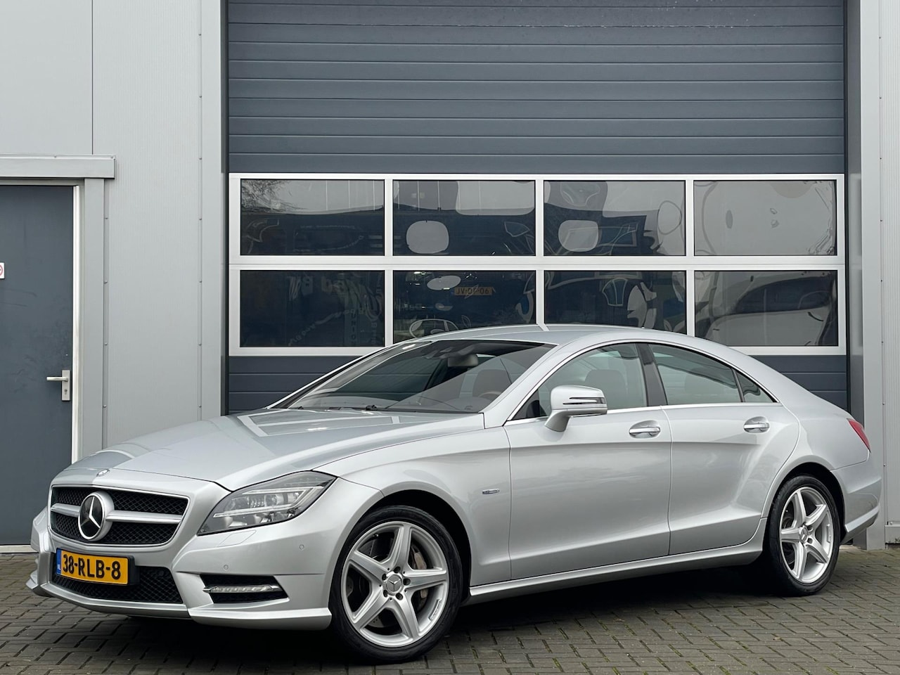 Mercedes-Benz CLS-klasse - 500 | Uniek! | AMG-styling | Stoelventilatie | Keyless | Adaptive cruise control | Camera - AutoWereld.nl