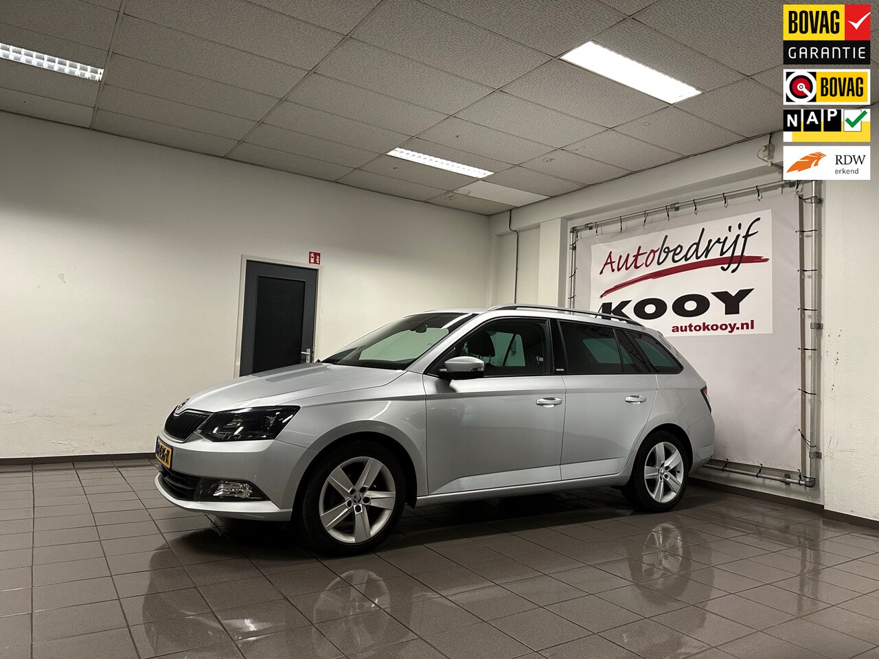 Skoda Fabia Combi - 1.2 TSI JOY * 1e Eig / Afn. Trekhaak / Stoelverwarming / LM Velgen / NL Auto * - AutoWereld.nl