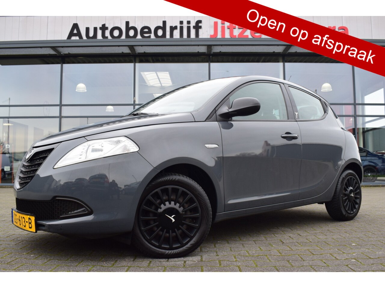 Lancia Y(psilon) - Ypsilon 0.9 TwinAir Elefantino Plus Airco | Originele Audio | Isofix | APK tot 9-8-2025!! - AutoWereld.nl