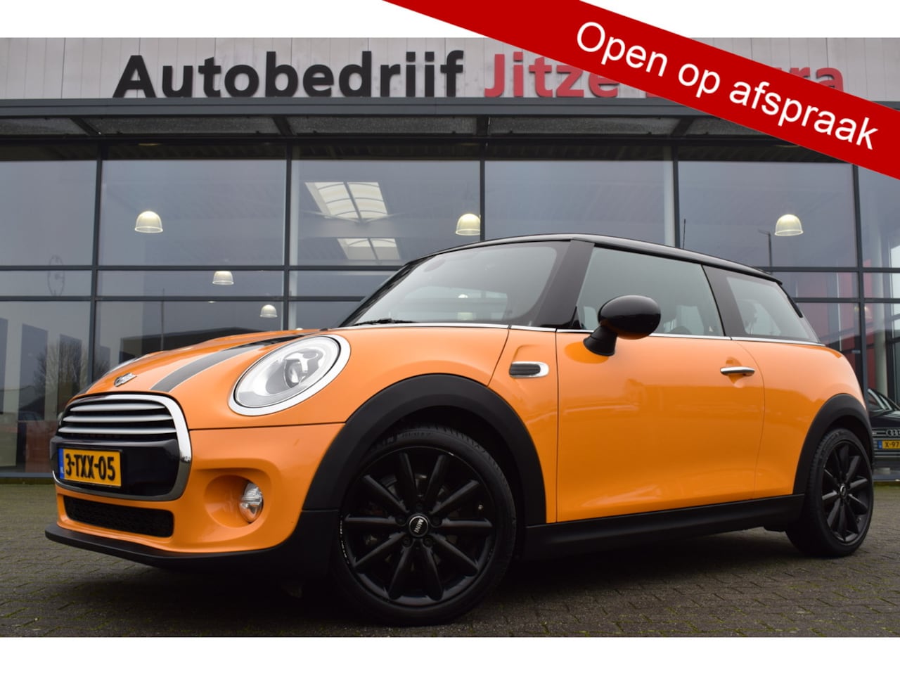 MINI Cooper - 1.5 Automaat Zwart Leder | Sportstoelen | Full Map Navi | LED | 17 Inch LMV - AutoWereld.nl