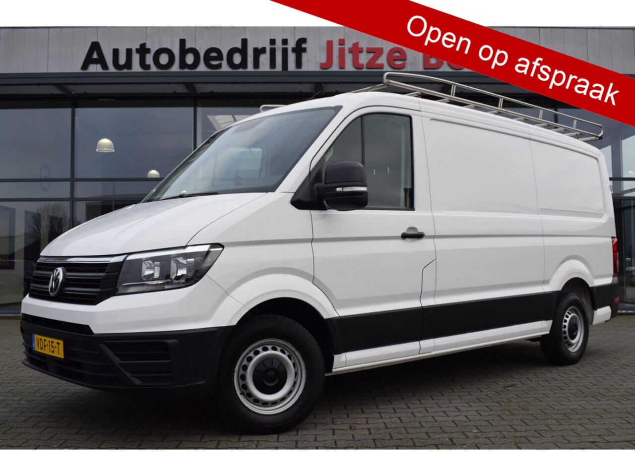 Volkswagen Crafter - 30 2.0 TDi L3H2 Comfortline Airco | Trekhaak | Betonplex | Cruise Control | Originele Audi - AutoWereld.nl