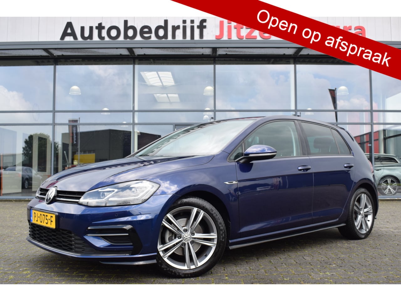 Volkswagen Golf - 1.4 TSi DSG Highline R-Line LED | Alcantara | Carplay | Sportstoelen | Adap. Cruise | Virt - AutoWereld.nl