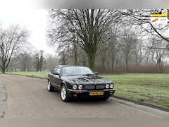 Jaguar XJ - 3.2 V8 Smetteloos mooi NAP 128.416 km. Sportpack