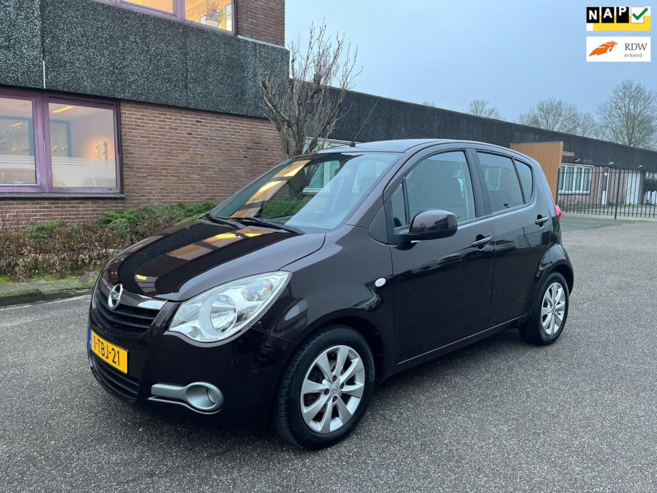 Opel Agila - 1.0 Berlin Airco Boekjes 15"LM Trekhaak Boekjes N.A.P - AutoWereld.nl