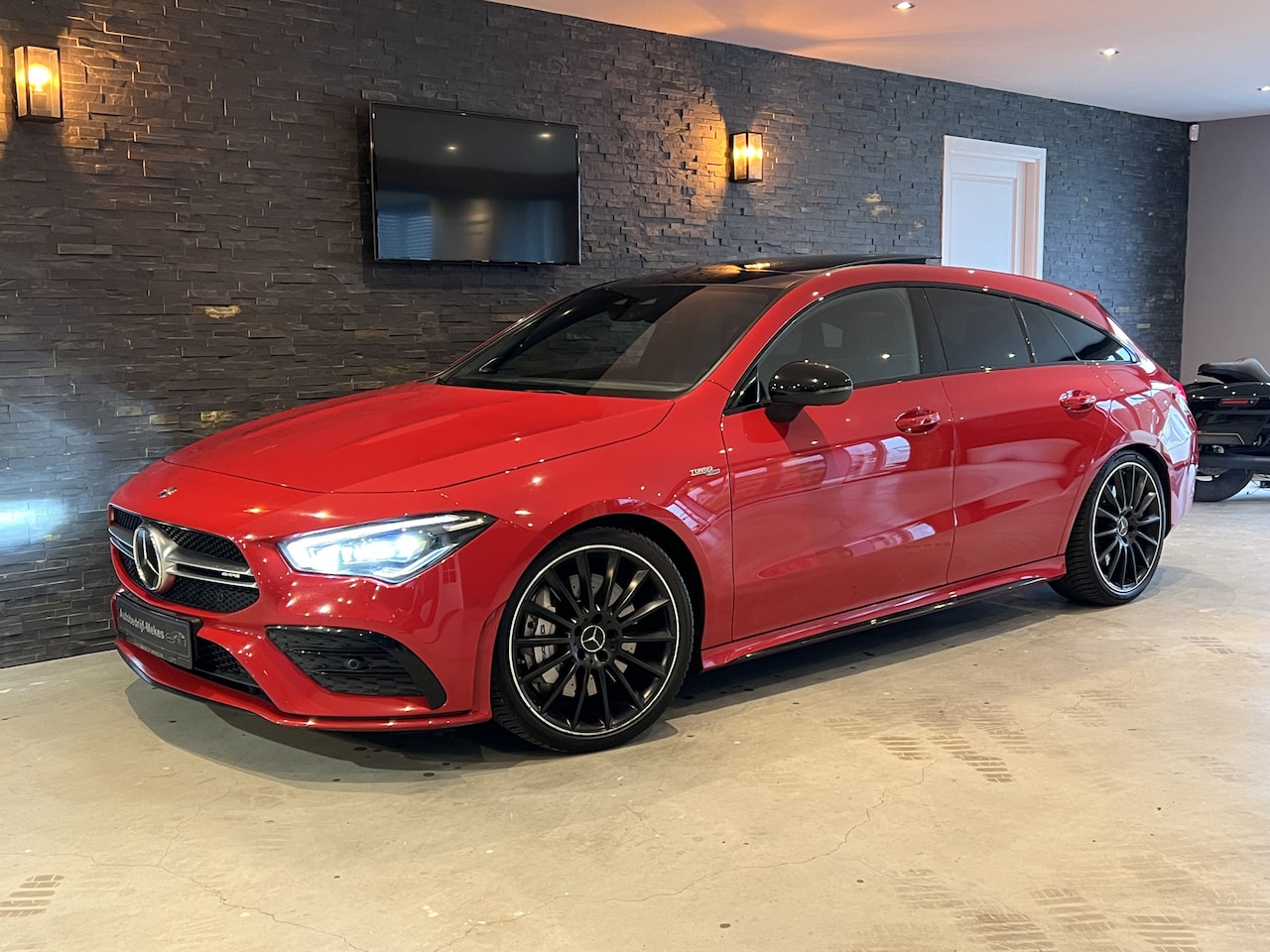 Mercedes-Benz CLA-klasse Shooting Brake - AMG 35 4MATIC Bj: 2020 / panoramadak / Burmeister - AutoWereld.nl