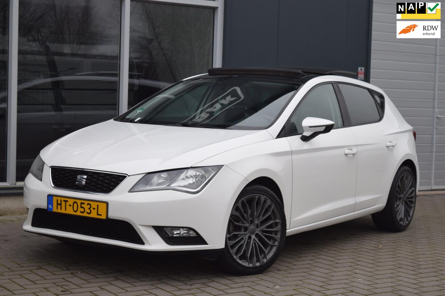 Seat Leon - 1.2 TSI Reference | Panoramadak | Airco | APK 9-2025 ! - AutoWereld.nl