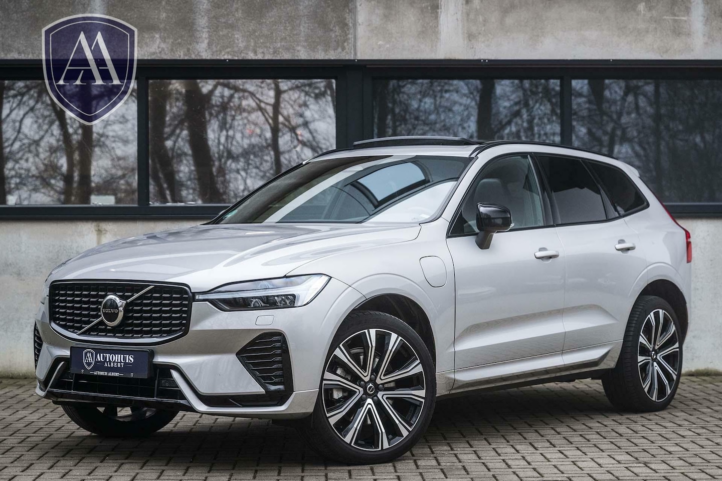 Volvo XC60 - 2.0 Recharge T8 AWD R-Design Facelift Pano ACC - AutoWereld.nl