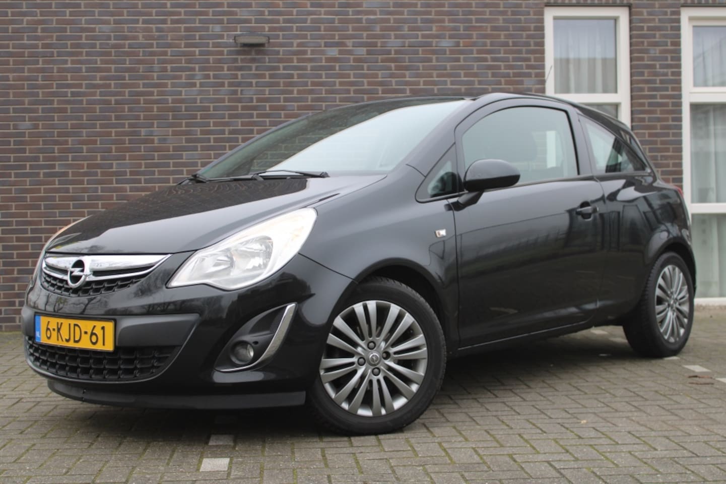 Opel Corsa - 1.4-16V Design Ed-airco-cruise controle-trekh-stoelverw - AutoWereld.nl