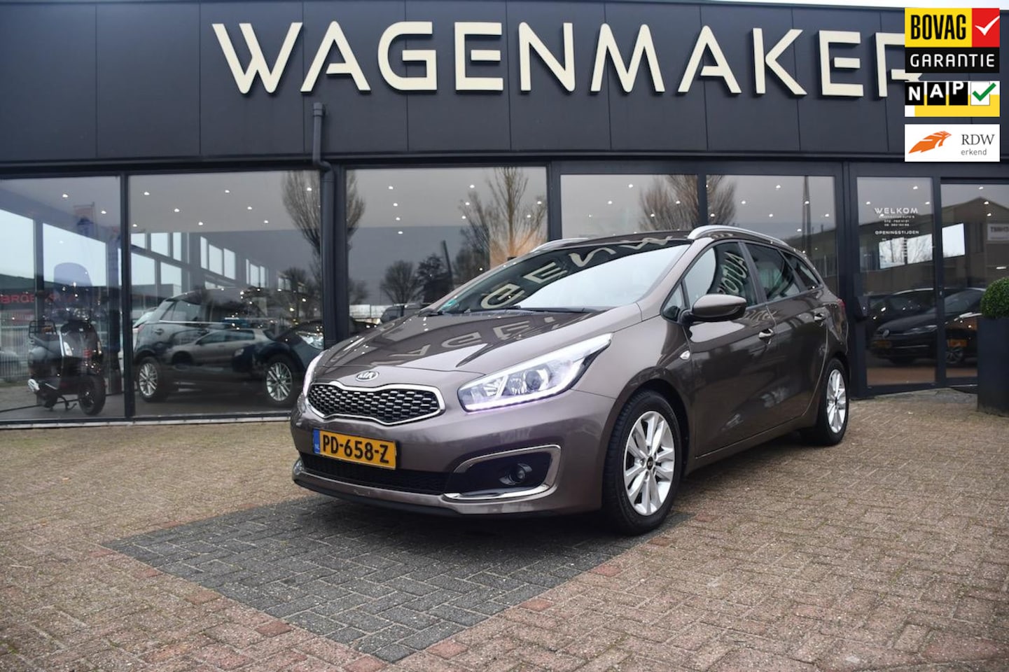 Kia Cee'd Sportswagon - 1.6 GDI ComfortPlusLine Navigator CAMERA - AutoWereld.nl