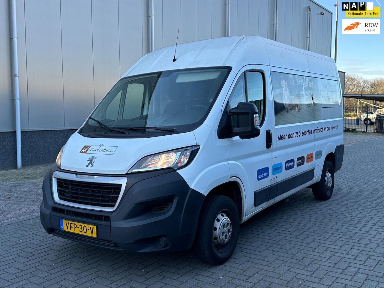 Peugeot Boxer - 335 2.2 BlueHDi 165 L2H2 Premium /LAGEKM/NAP/RIJDTSUPER!/ - AutoWereld.nl