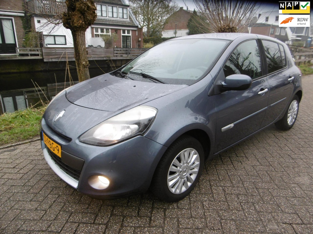 Renault Clio - 1.2 Collection 5-deurs Airco Cruise Trekhaak 1200kg Zuinig - AutoWereld.nl