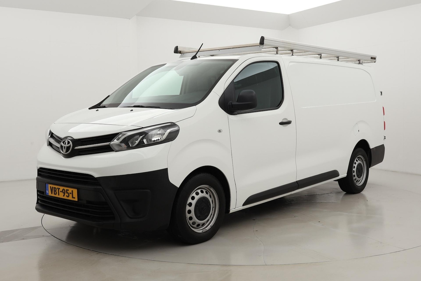 Toyota PROACE Long Worker - 2.0 D-4D Navigator | Trekhaak - AutoWereld.nl