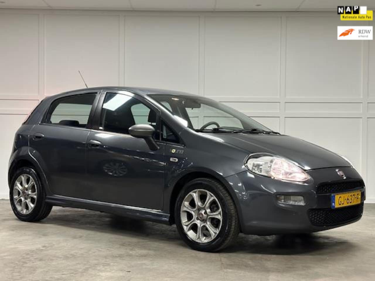 Fiat Punto Evo - 0.9 TwinAir Young / 2015 / Airco / 128 DKM NaP - AutoWereld.nl