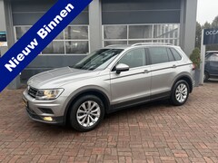 Volkswagen Tiguan - 1.4 TSI Comfortline Business 126pk Bj 2018 Trekhaak, Navi, 18inch, Clima Dealer onderhoude