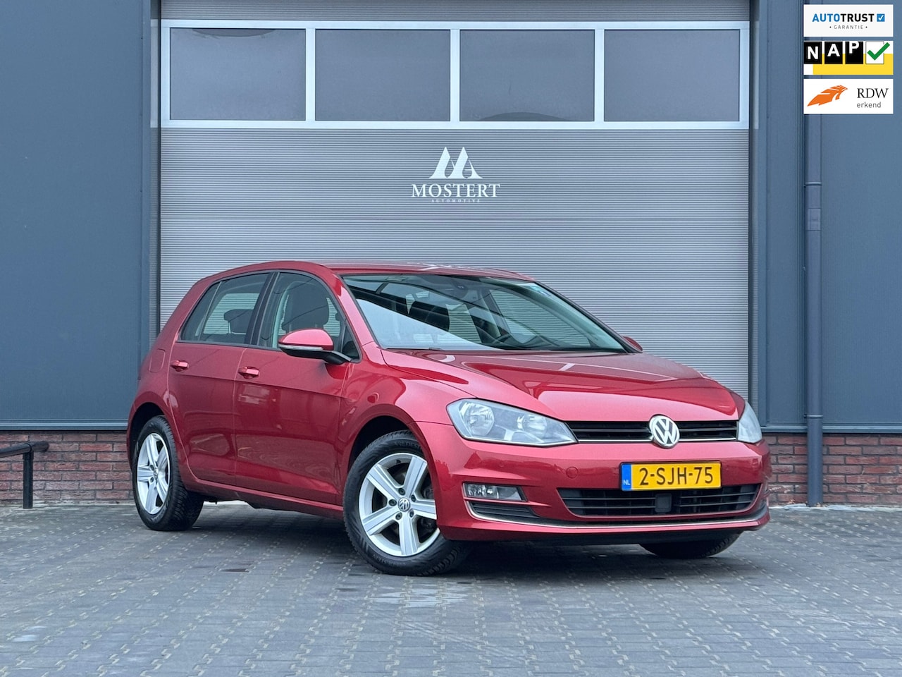 Volkswagen Golf - 1.2TSI/105pk Highline DSG|2013|Standkachel|Tekhaak|NAP|ACC|Carplay|Stoelverw.|16"LMV - AutoWereld.nl