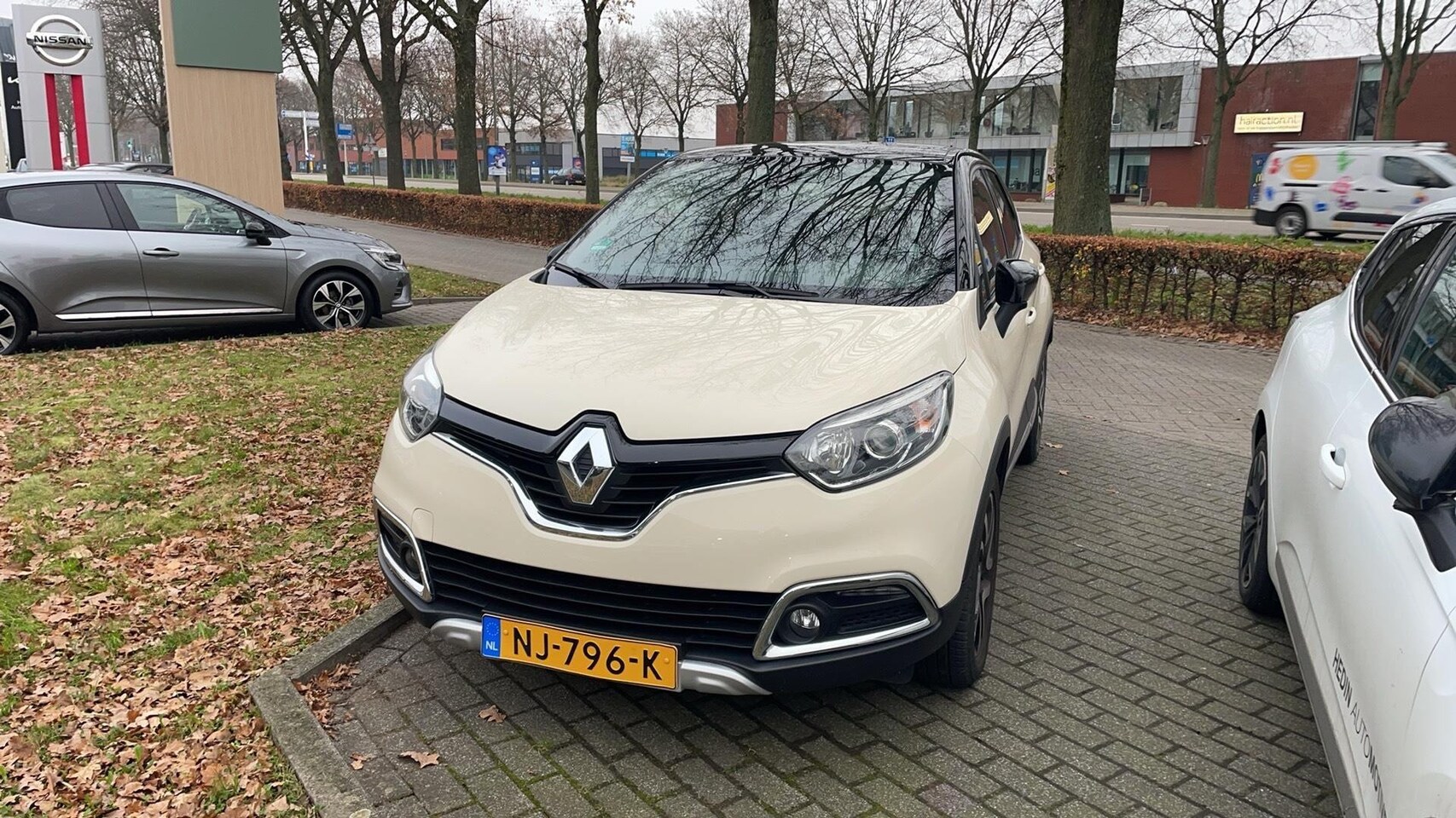 Renault Captur - 1.2 TCe Xmod 120PK 1e eig., Leder, Nav, Cruise, Airco, Camera - AutoWereld.nl