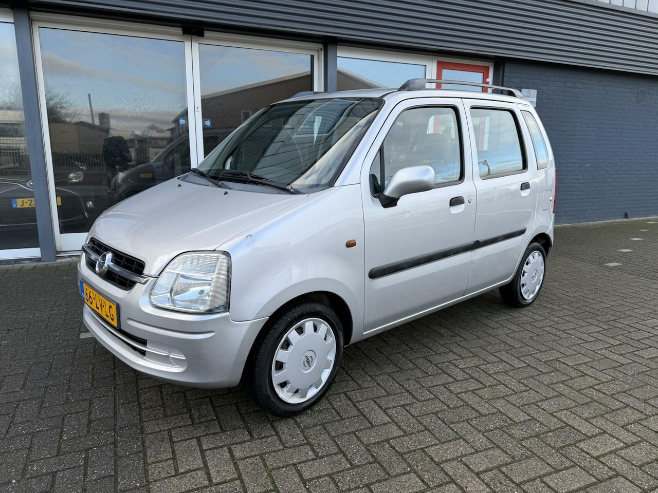 Opel Agila - 1.2-16V Comfort 1.2-16V Comfort - AutoWereld.nl