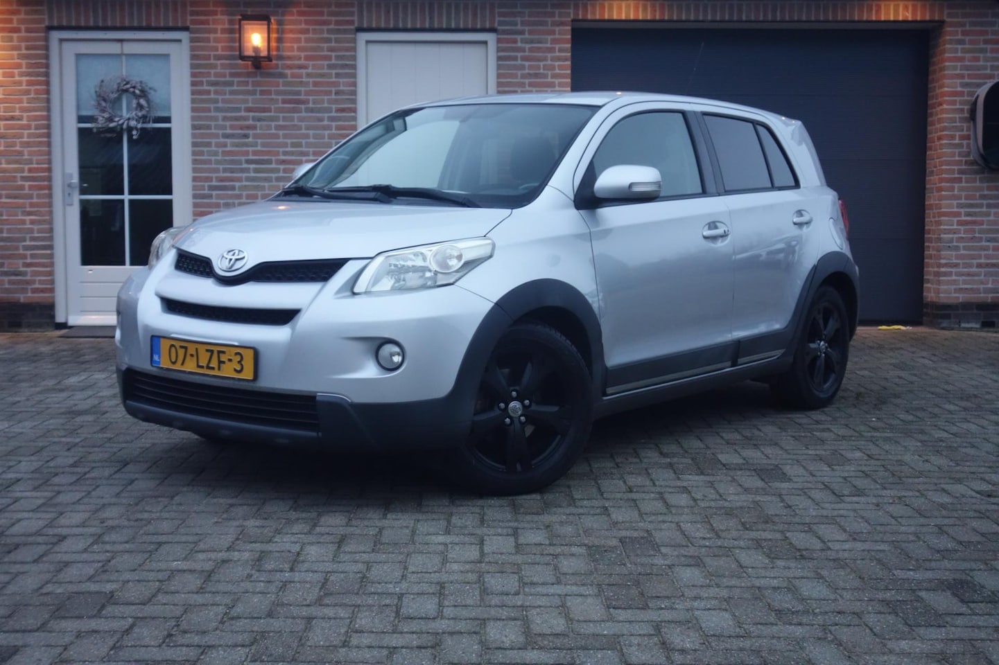 Toyota Urban Cruiser - 1.3 VVT-i Dynamic 1.3 VVT-i Dynamic - AutoWereld.nl