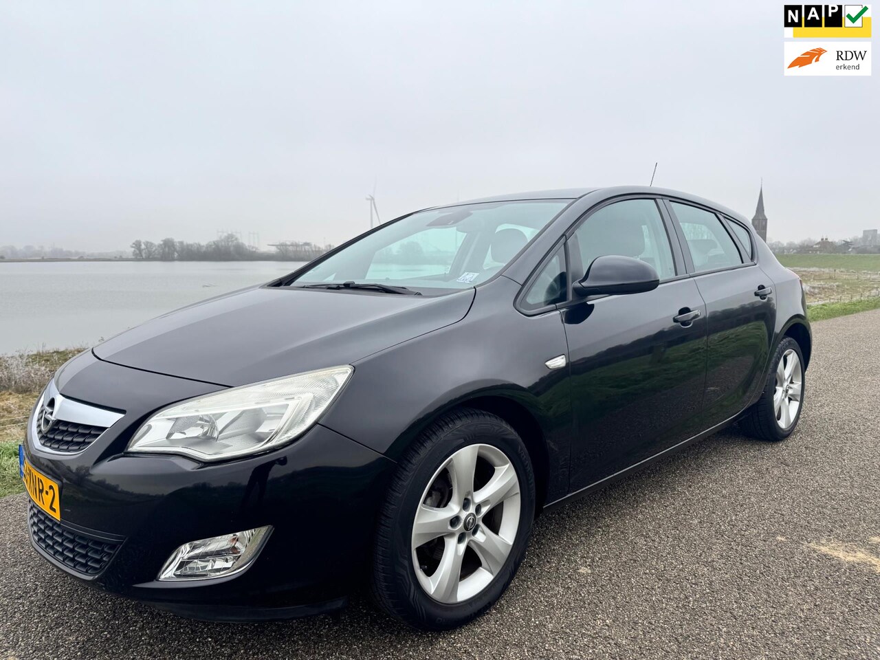 Opel Astra - 1.6 Edition Airco Cruise - AutoWereld.nl