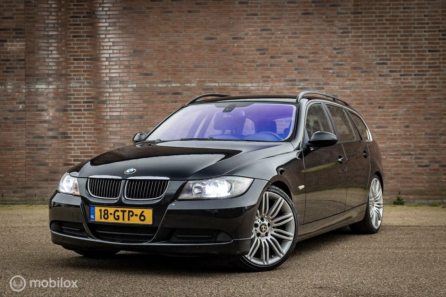 BMW 3-serie Touring - 318d Corporate Lease | Leer | Nap | 6bak - AutoWereld.nl