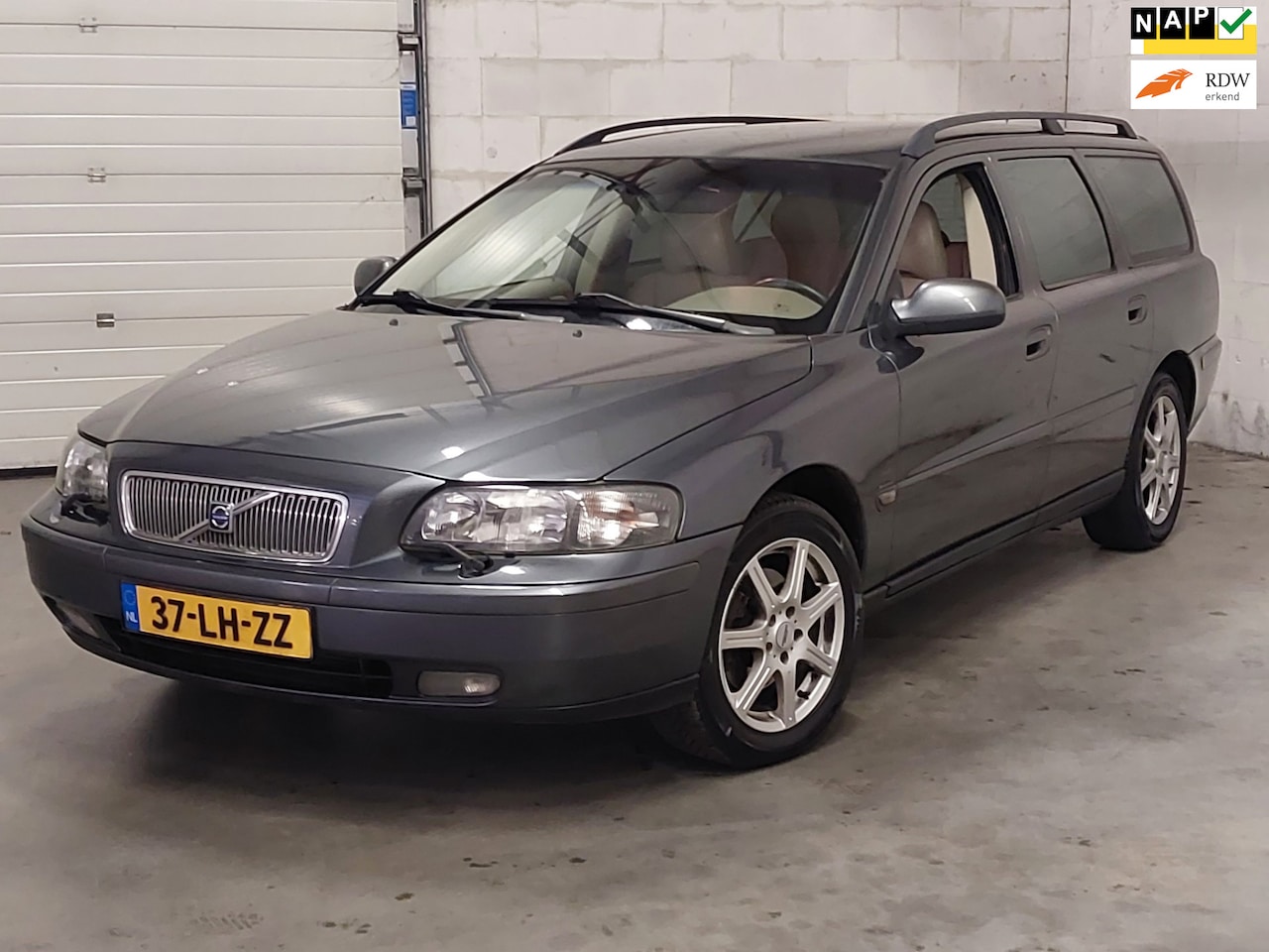 Volvo V70 - 2.4 Comfort Line 2003 NW APK 7Persoons - AutoWereld.nl