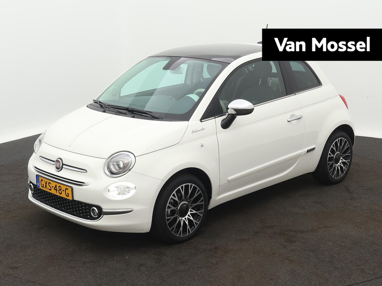 Fiat 500 - 1.0 Hybrid Dolcevita | Panoramadak | Apple CarPlay | Climate Control | Parkeersensoren | 1 - AutoWereld.nl