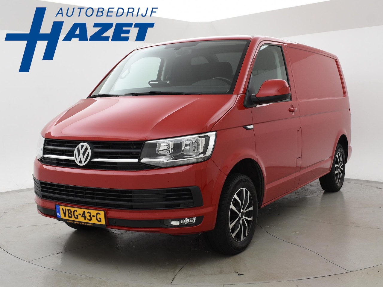 Volkswagen Transporter - 2.0 TDI HIGHLINE + APPLE CARPLAY | TREKHAAK | DAB | NAVIGATIE - AutoWereld.nl