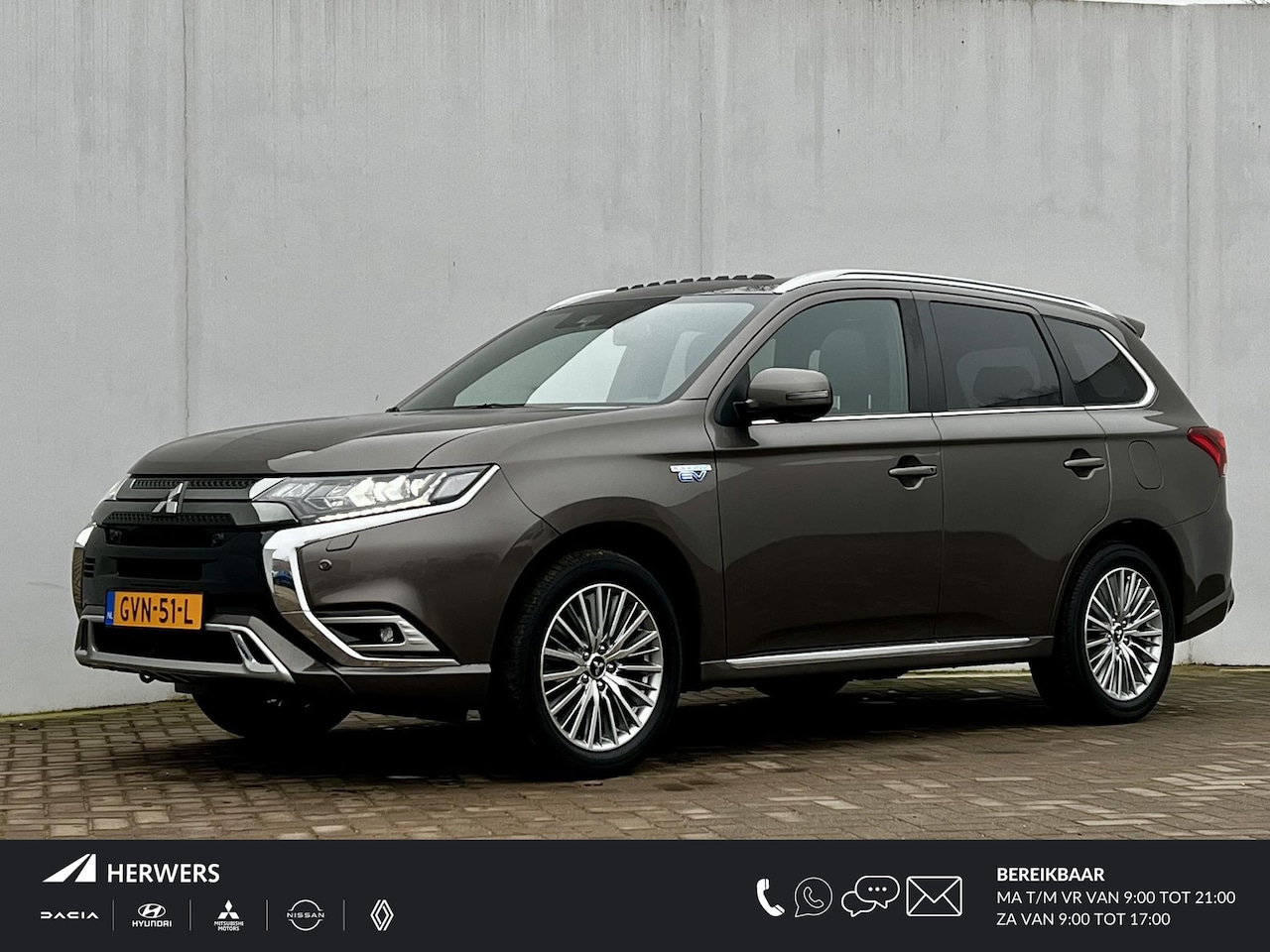 Mitsubishi Outlander - 2.4 PHEV Instyle / Afneembare Trekhaak 1500kg Trekgewicht / Adaptieve Cruise / Schuifdak / - AutoWereld.nl