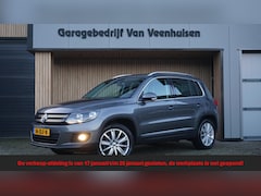 Volkswagen Tiguan - 1.4 TSI 122pk Sport&Style Navi Clima Trekhaak Cruise Control 18inch LM *1e Eigenaar* NL au