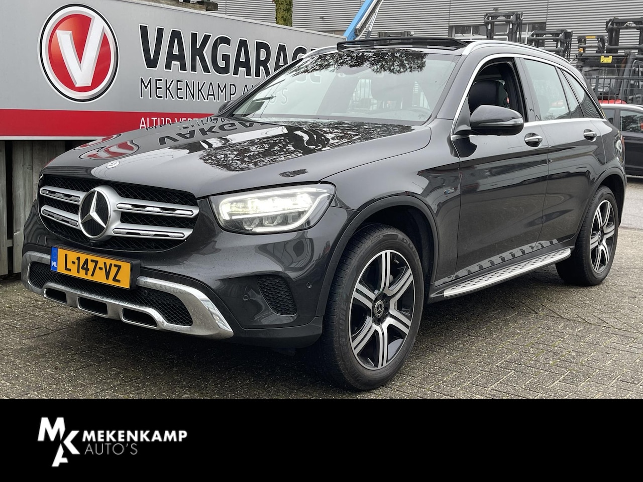 Mercedes-Benz GLC-klasse - 300e 4MATIC Premium Plus 19"/Panoramadak/Dodehoek/Adaptieve cruise/Keyless/Head-up/Camera/ - AutoWereld.nl