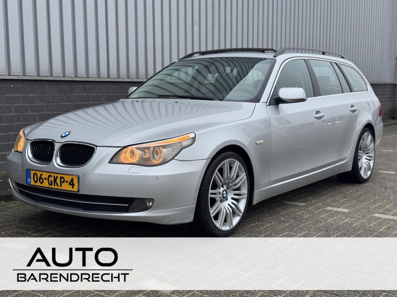 BMW 5-serie Touring - 520d Business Line Panoramadak \ Leder - AutoWereld.nl