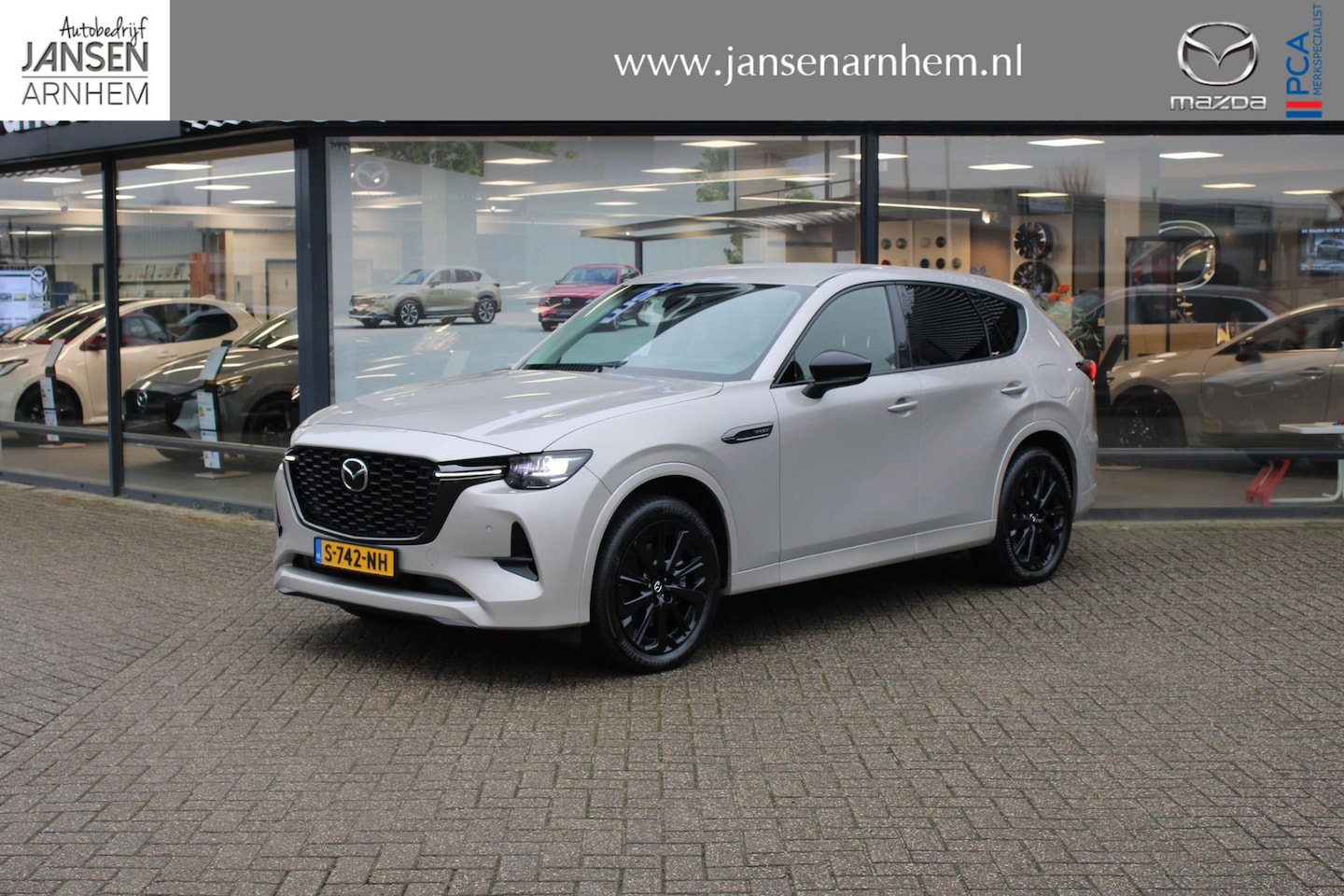 Mazda CX-60 - 2.5 E-SKYACTIV PHEV Homura 2.5 e-SkyActiv PHEV Homura , Automaat, Trekhaak, Cruise, Clima, HUD, Bose, Stoelverwarming - AutoWereld.nl