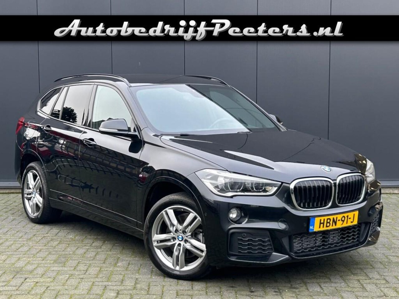 BMW X1 - sDrive20i M Sport Shadow 1e eig. LED HUD Navi+ E.Klep Trekhaak - AutoWereld.nl