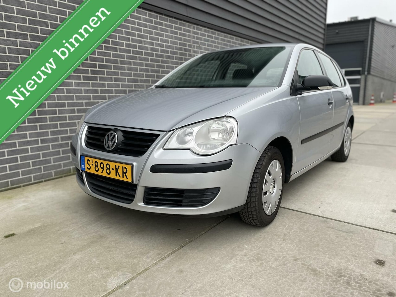 Volkswagen Polo - 1.2 Trendline APK|Airco|Electrische ramen - AutoWereld.nl