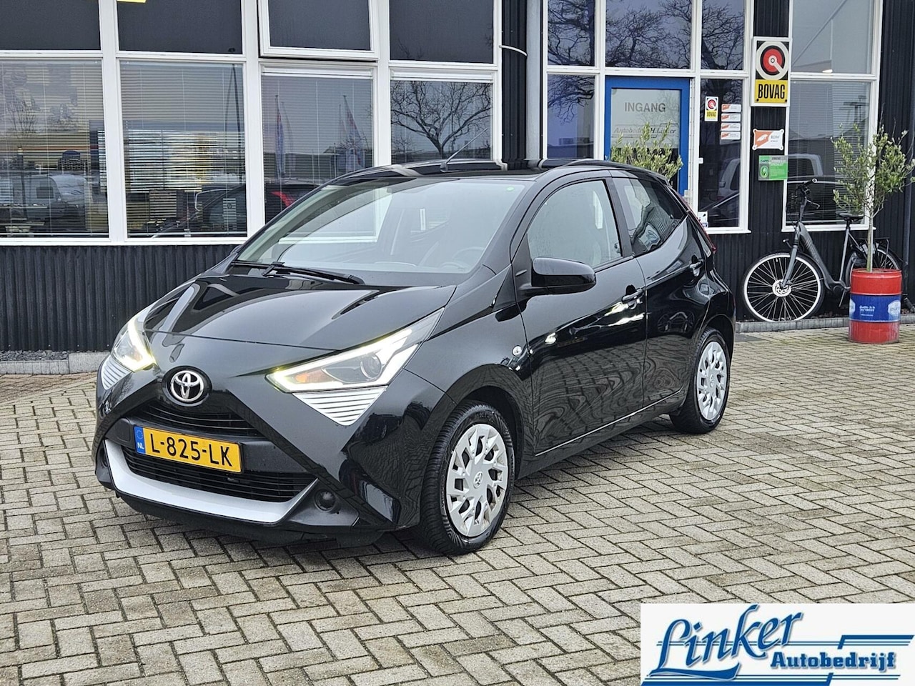 Toyota Aygo - 1.0 VVT-i x-play CAMERA CARPLAY GEEN AFLEVERKOSTEN - AutoWereld.nl