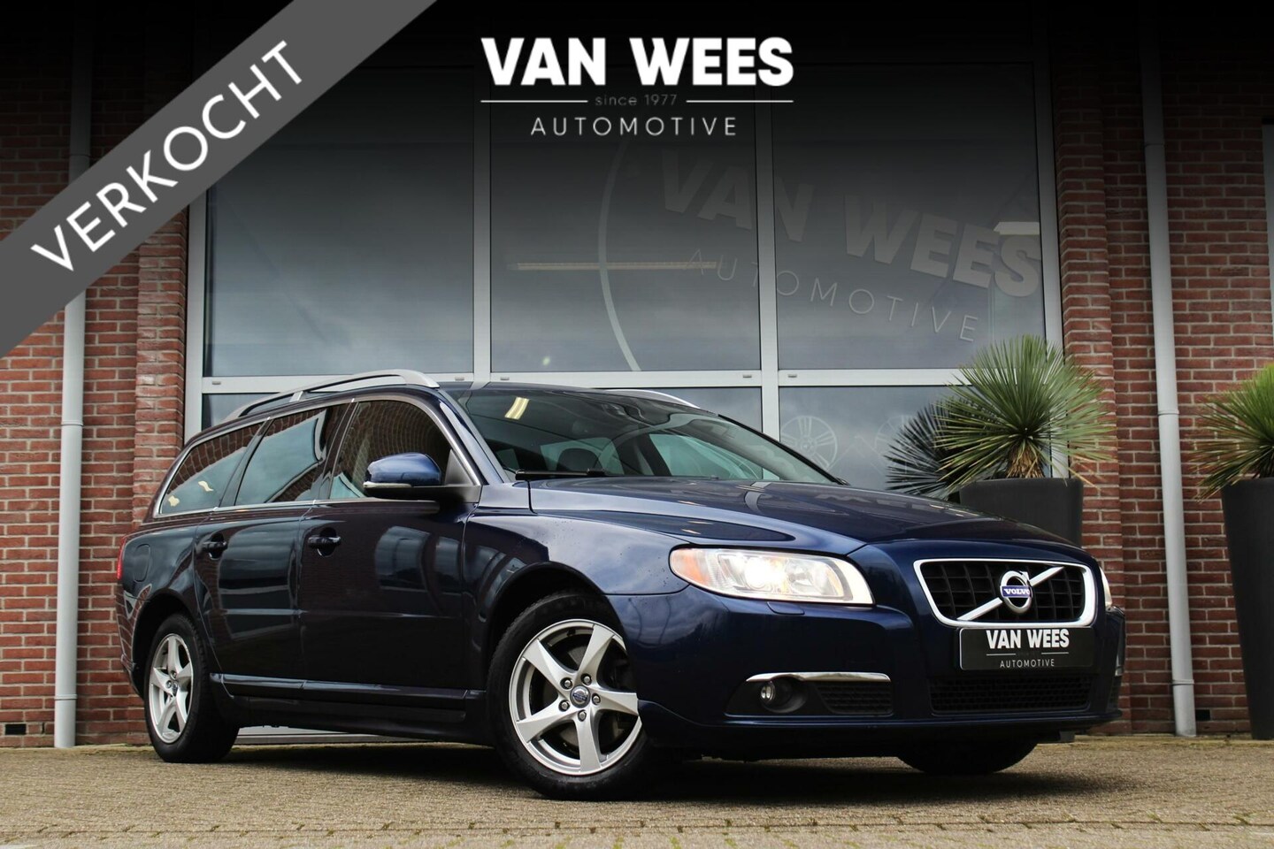 Volvo V70 - 1.6 D2 Summum Ocean Race | Automaat | Leer | Xenon | Navi | PDC | Cruise-control | 16 inch - AutoWereld.nl