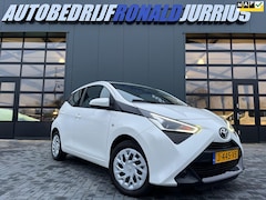 Toyota Aygo - 1.0 VVT-i x-play NL.Auto/Camera/Carplay/Led/Airco/5deurs/1Ste Eigenaar/Dealer Onderhouden