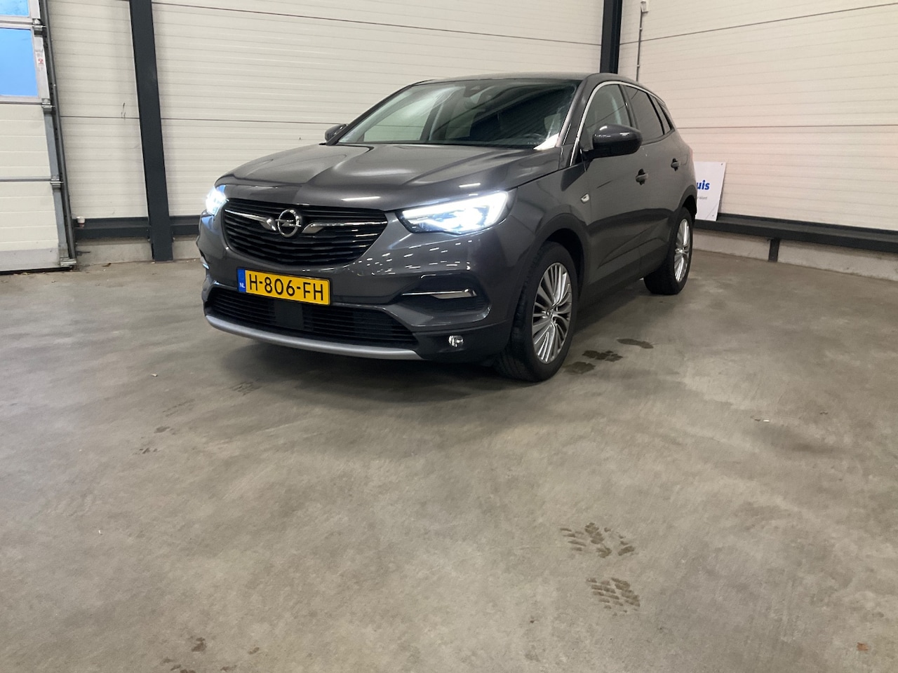 Opel Grandland X - 1.2 Turbo Innovation Agr stoel/ Lederenbekleding/ Navigatie/ winterpakket - AutoWereld.nl