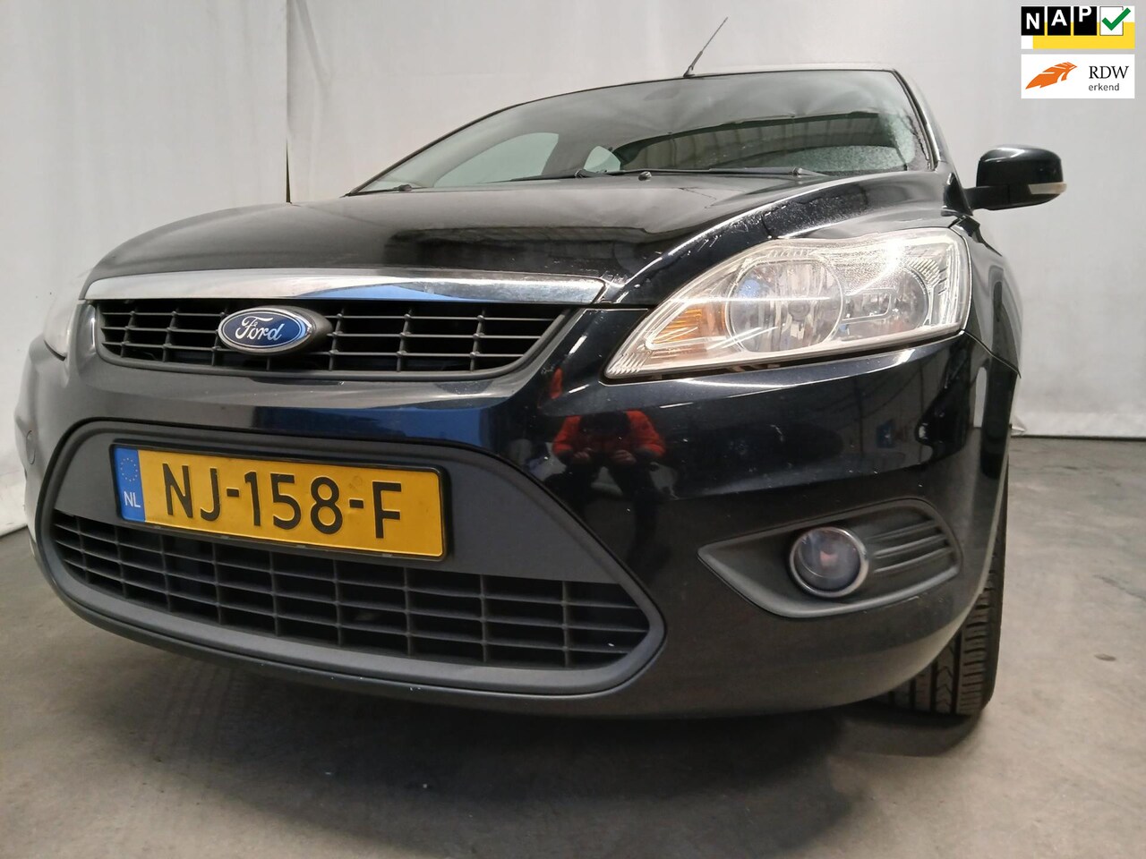 Ford Focus - 1.4 Trend - Airco - Linker / Rechter Zijschade - Motormanagement Brandt - AutoWereld.nl