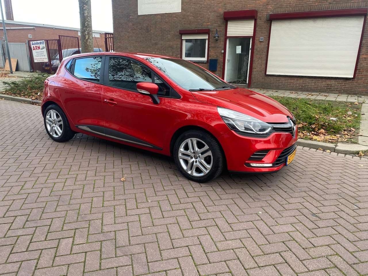 Renault Clio - 0.9 TCe Zen * 2018 * Airco * Navigatie * Cruise Control * APK 15-4-2026 * Airbag * Elek Ra - AutoWereld.nl