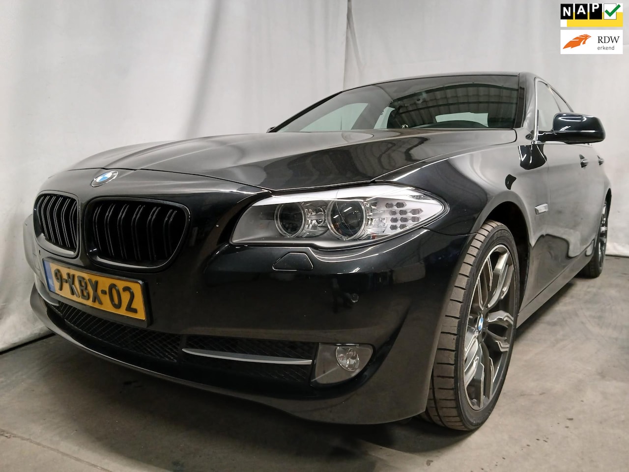 BMW 5-serie - 520i High Executive - Leer - Navi - Automaat - Alcantara Hemel - AutoWereld.nl