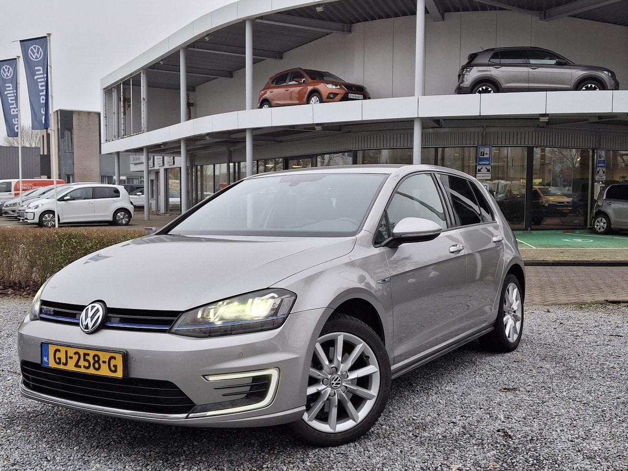 Volkswagen Golf - 1.4 TSI GTE (Trekhaak,LM18",Pdc,Navi) - AutoWereld.nl