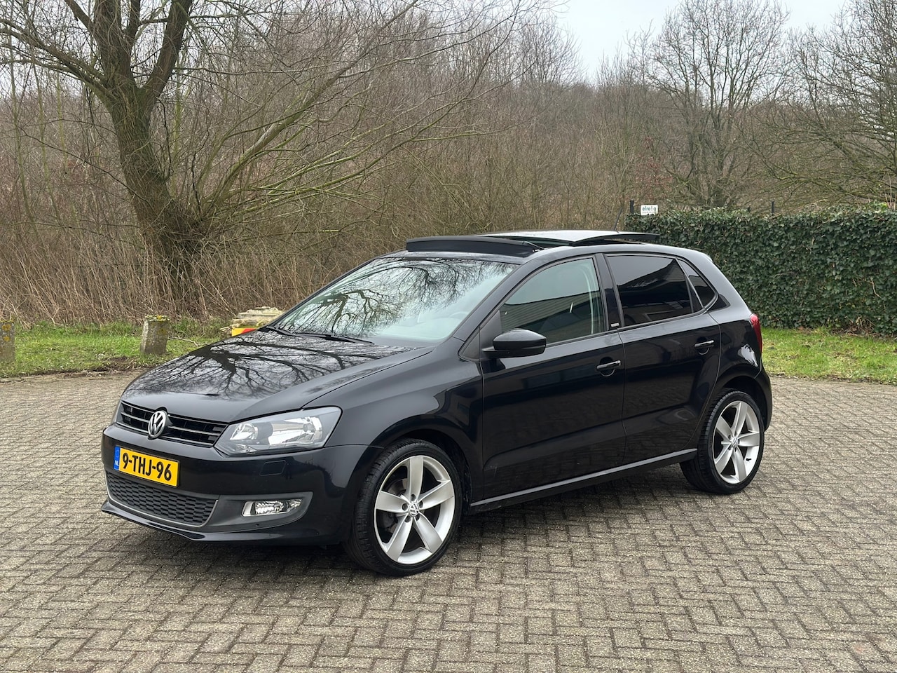 Volkswagen Polo - 1.2 TSI Highline PANO I 6-BAK I PDC I CARPLAY I NWE APK I 105PK - AutoWereld.nl