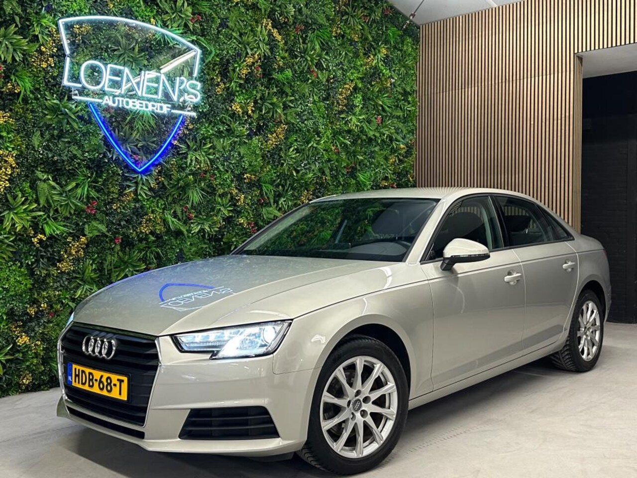 Audi A4 Limousine - 1.4 TFSI Sport Virtual / Cruise / Navi - AutoWereld.nl